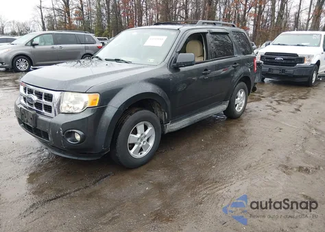 2009 Ford Escape Xlt z USA, uszkodzony, nr VIN 1FMCU93749KC31334